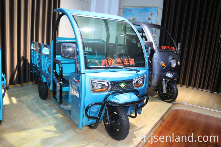 closed 3 wheel electric